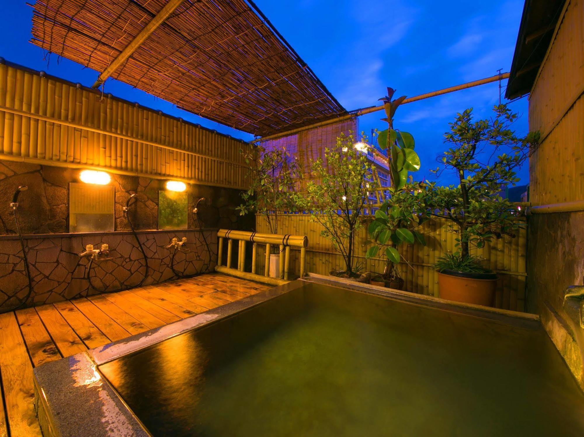Hotel Koraku Beppu Buitenkant foto